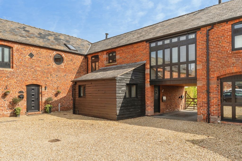 Property photo 1 of 32