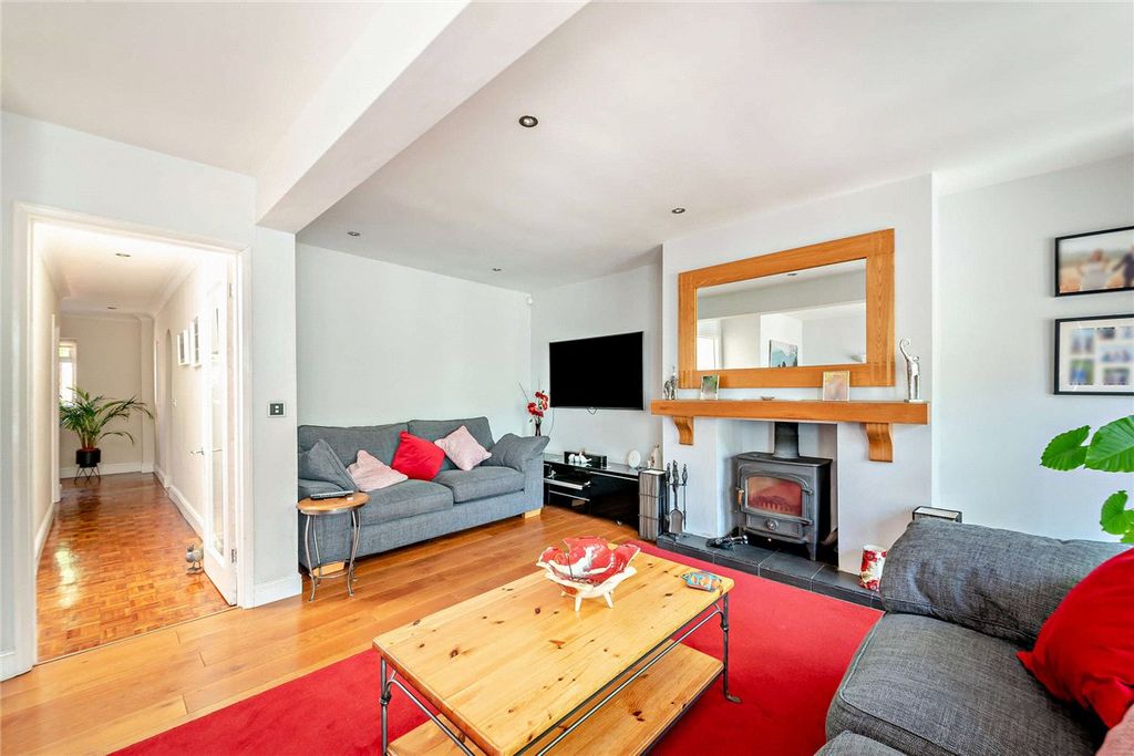 Property photo 3 of 17 Sitting Room
