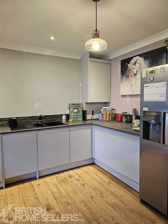 Property photo 3 of 34 Picture No. 03