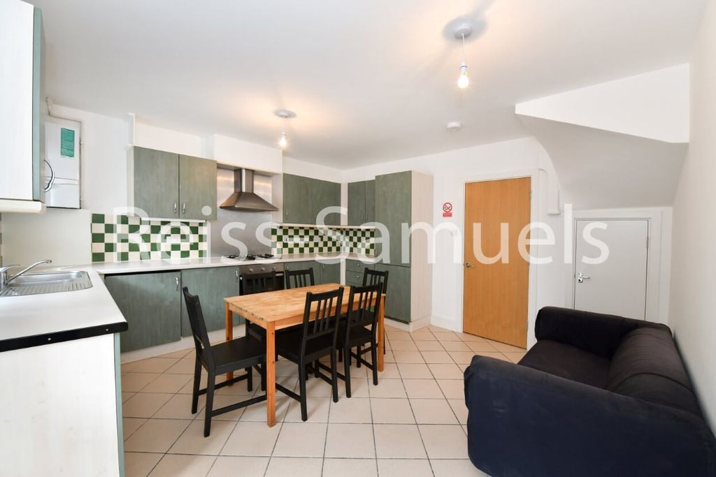 Property photo 3 of 38