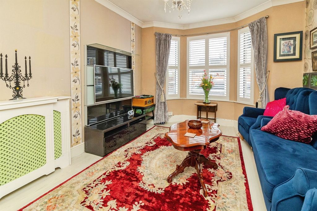 Property photo 2 of 19