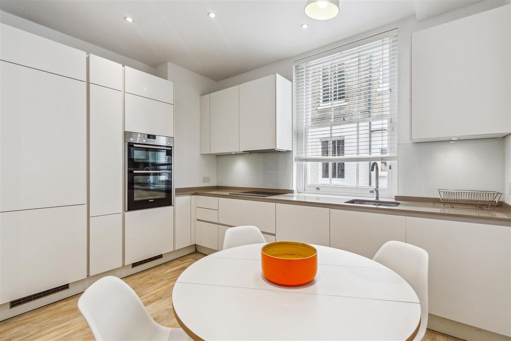 Property photo 3 of 11 Prebend Mansions, W4 - For Sale