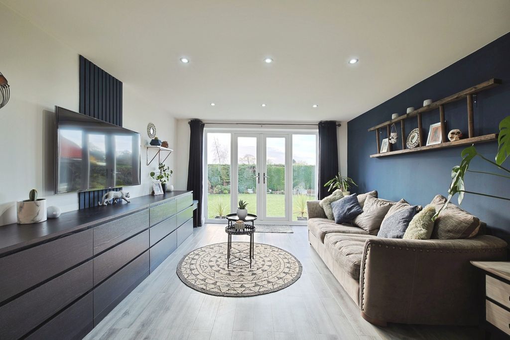 Property photo 2 of 29 4712236