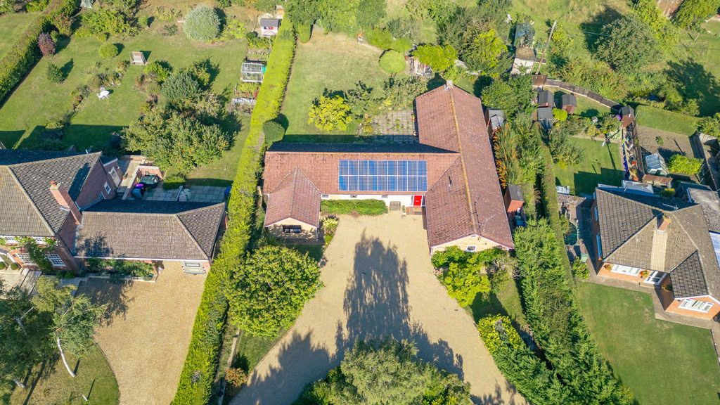 Property photo 1 of 32