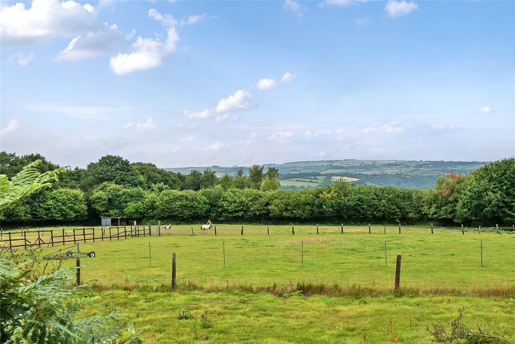 Property photo 2 of 32 Paddocks