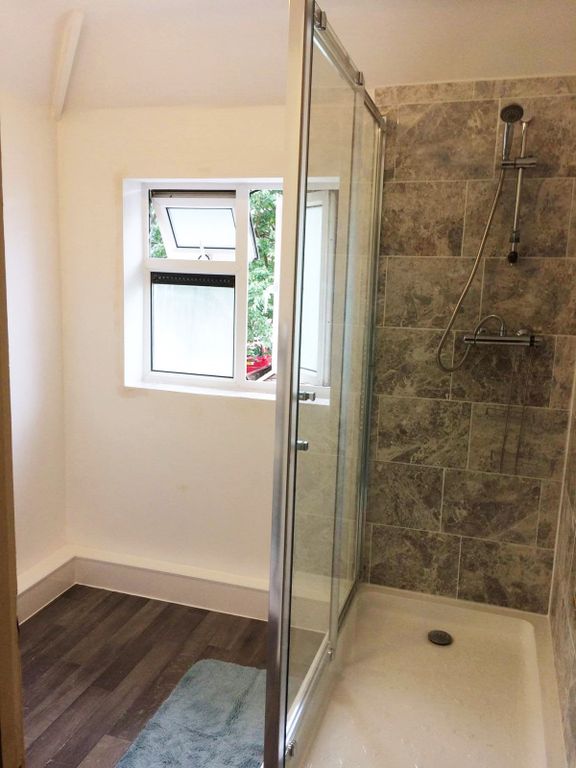 Property photo 3 of 7 Bathroom