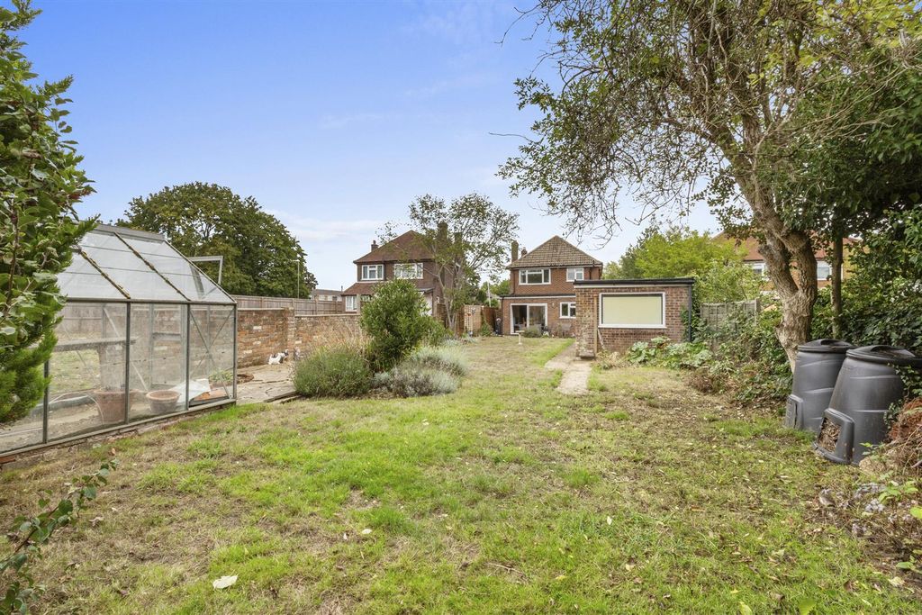 Property photo 2 of 15 Sycamore Road-13.Jpg