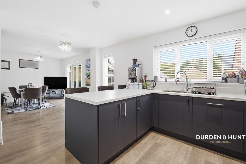 Property photo 3 of 25 Bourne Brook View