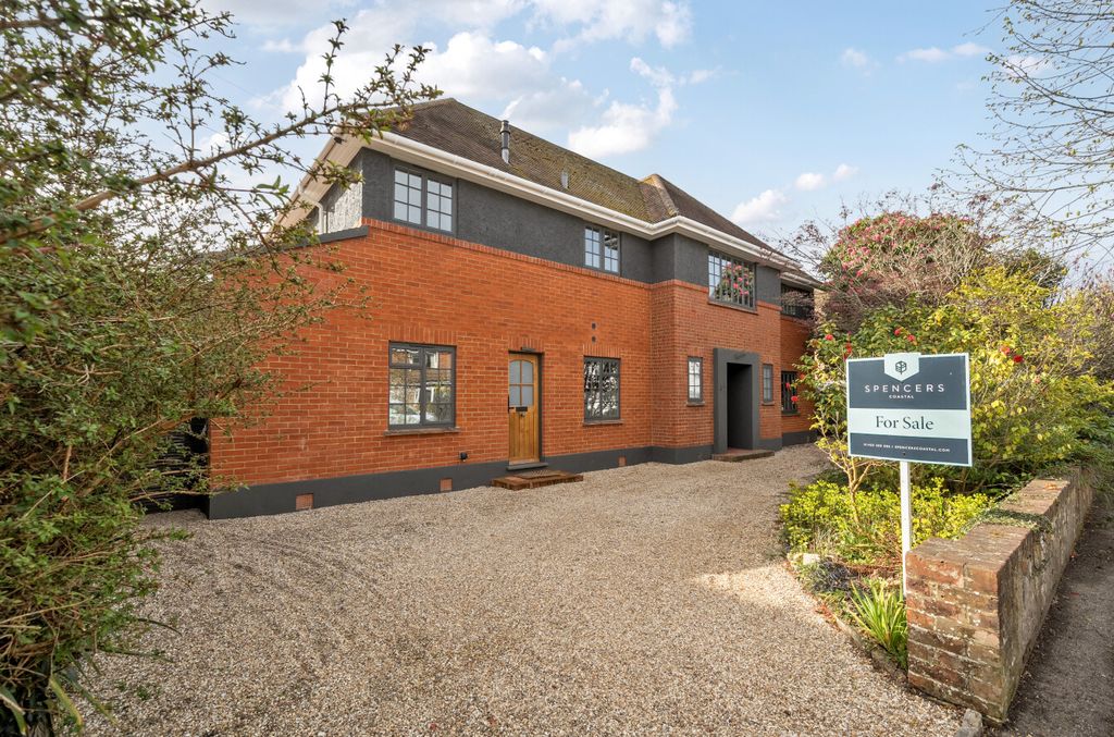 Property photo 1 of 24