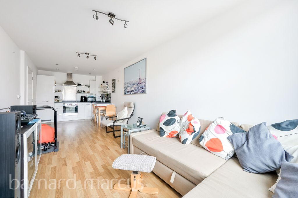 Property photo 1 of 8 Reception Room