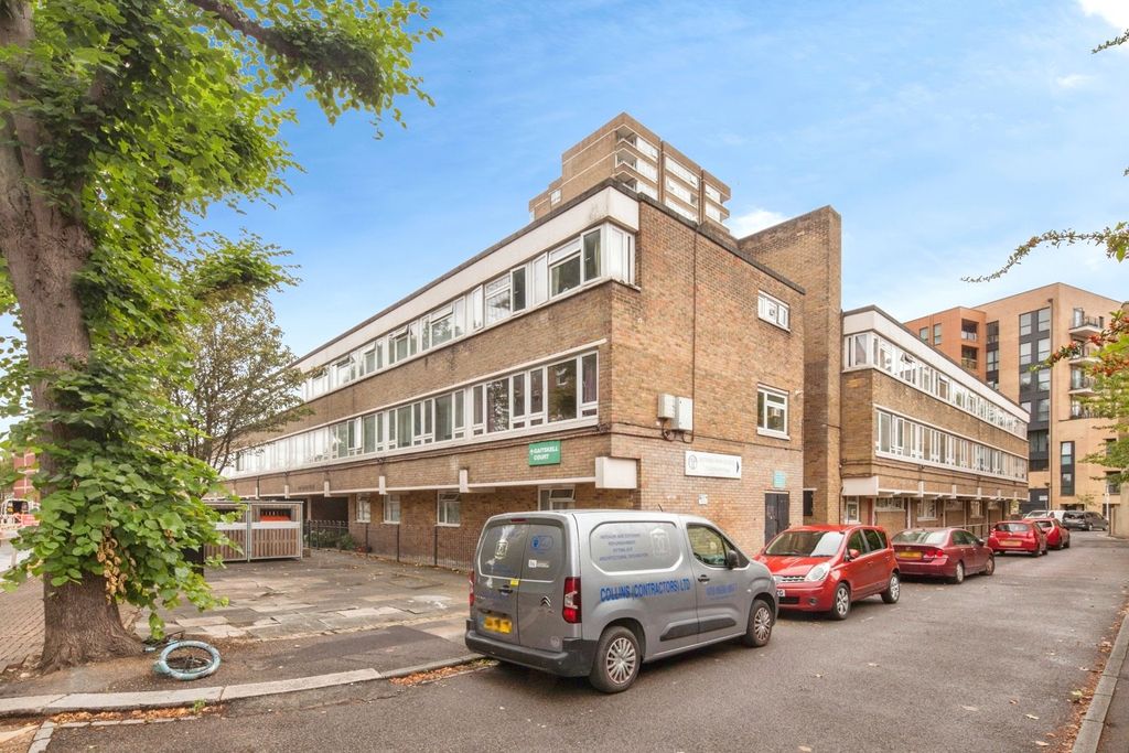 Property photo 2 of 17 Photo