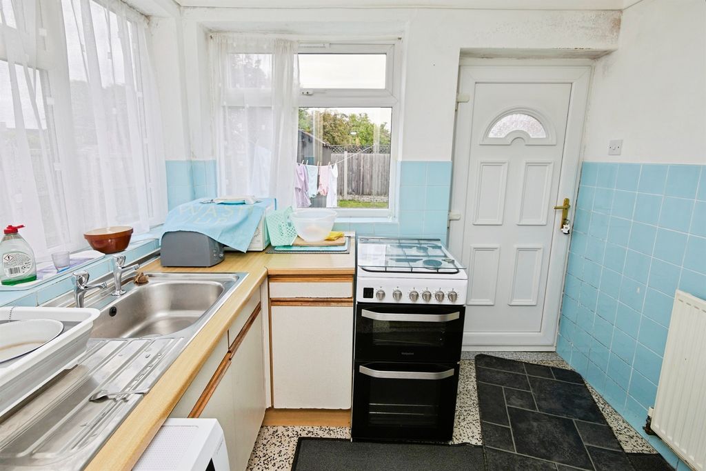 Property photo 2 of 17