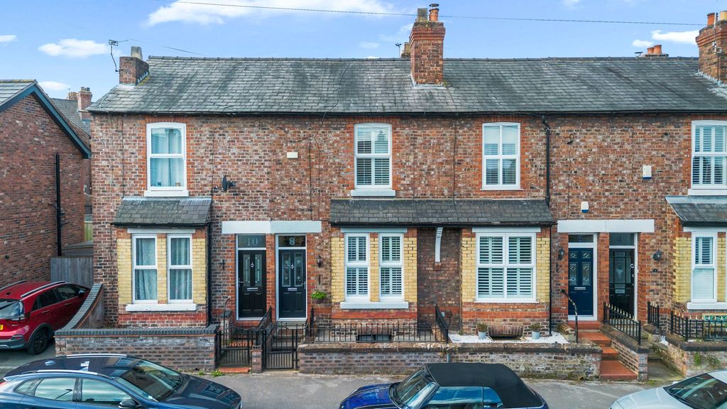 Property photo 1 of 18