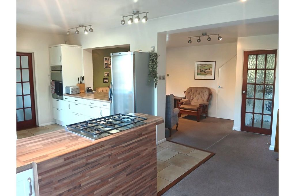 Property photo 3 of 19