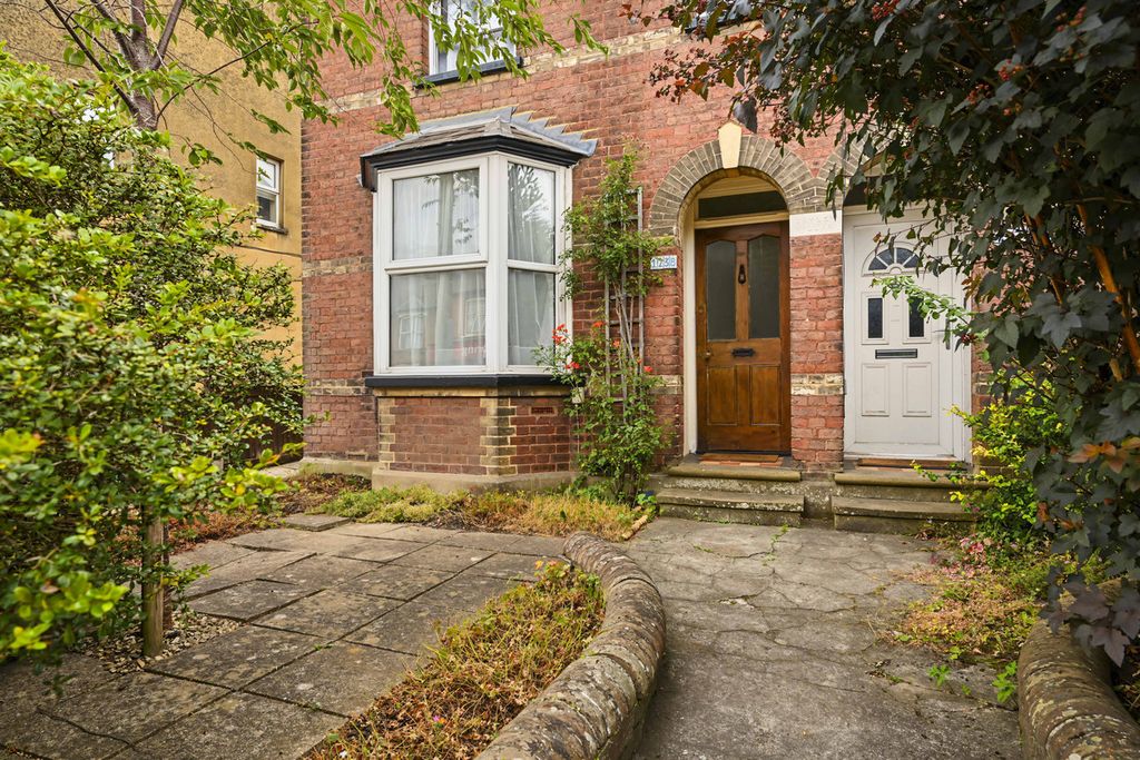 Property photo 2 of 9