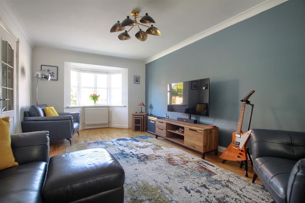 Property photo 3 of 14 uk4.Jpg