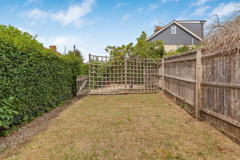 Property photo 3 of 11 Garden