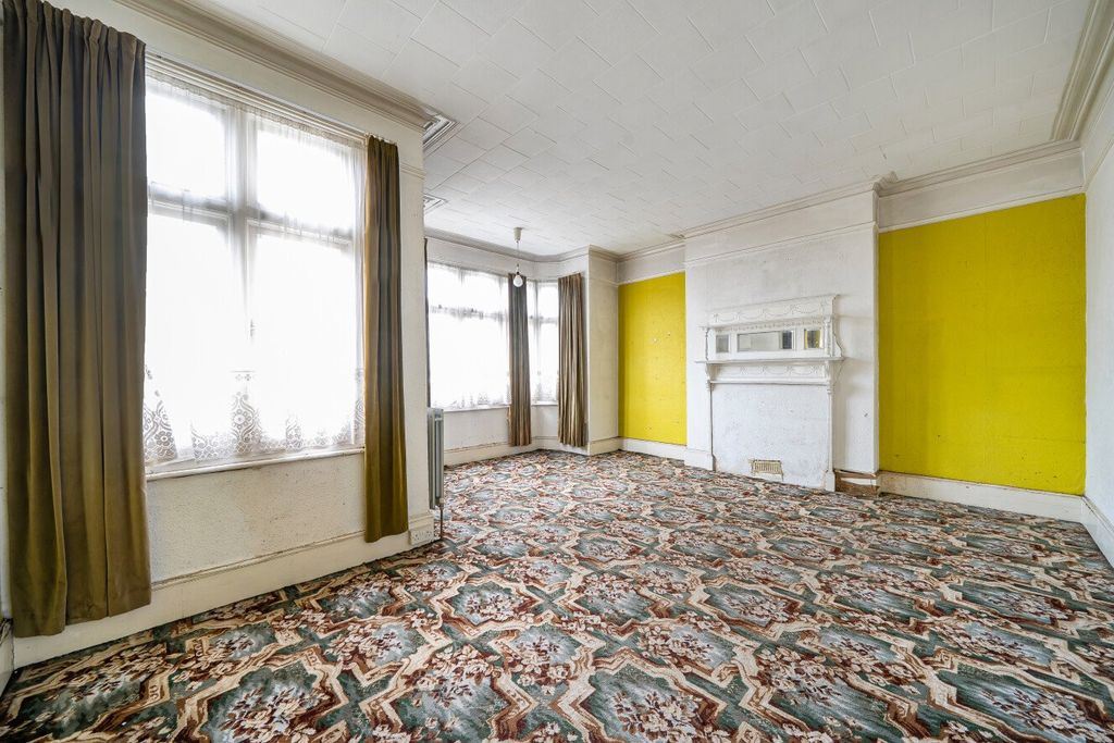 Property photo 3 of 17 Picture No. 02