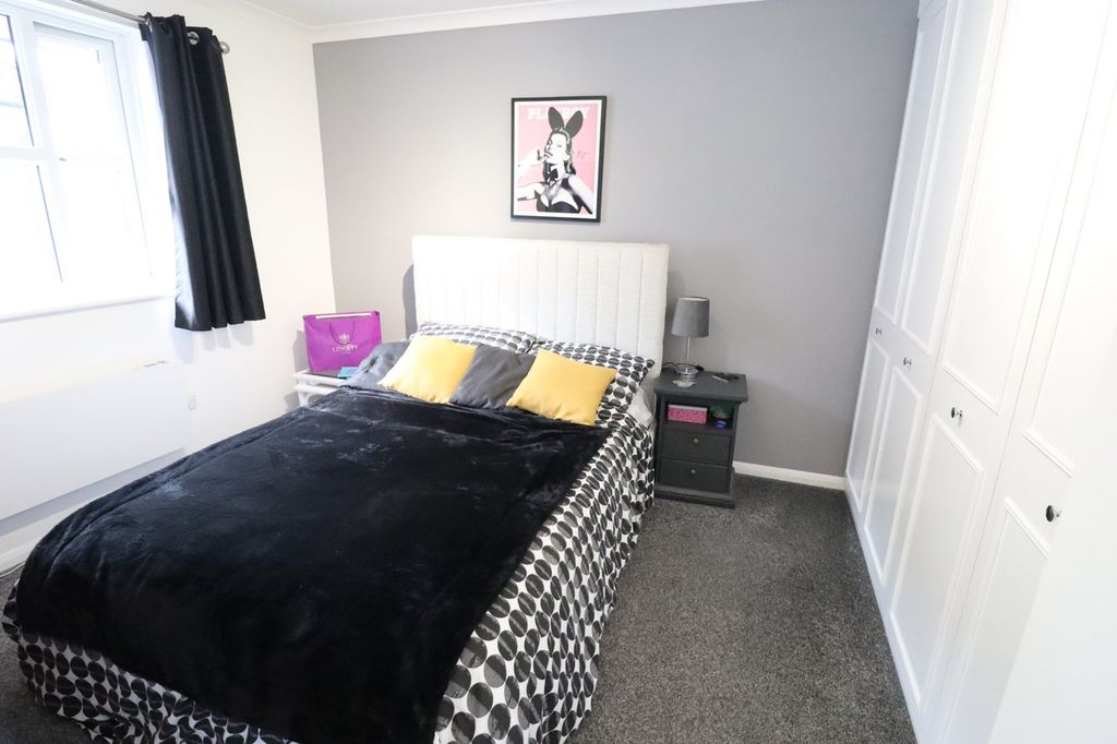 Property photo 2 of 14