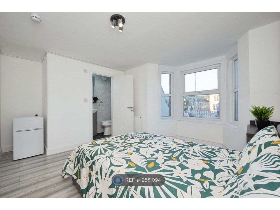 Property photo 3 of 22 Room 1