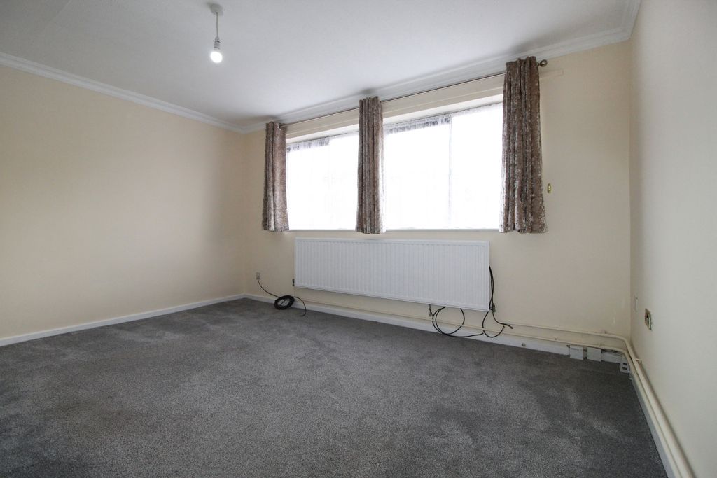 Property photo 3 of 13 Img 2542