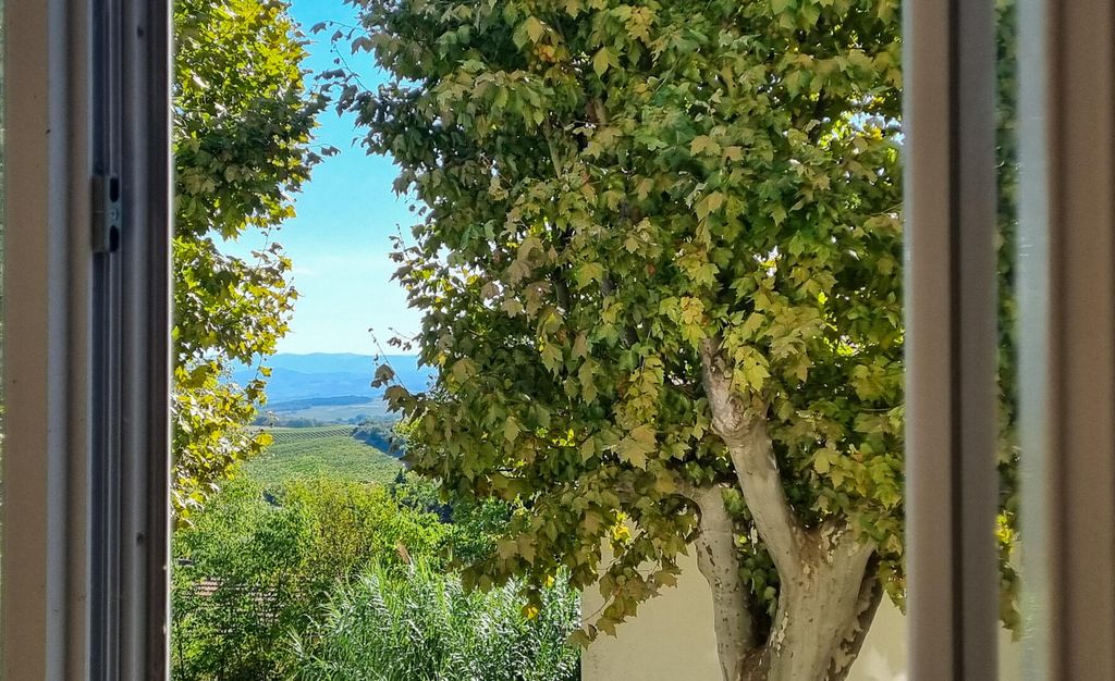 Property photo 2 of 26