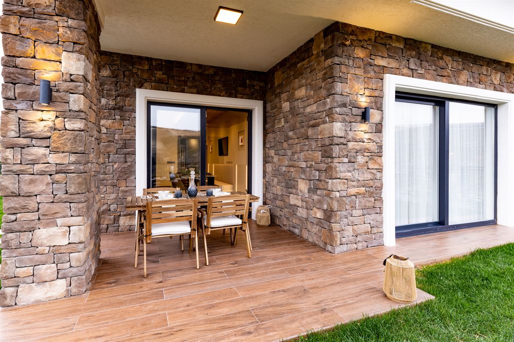 Property photo 3 of 16 Nature View Istanbul Luxury Villas - Covered Outdoor Terrace