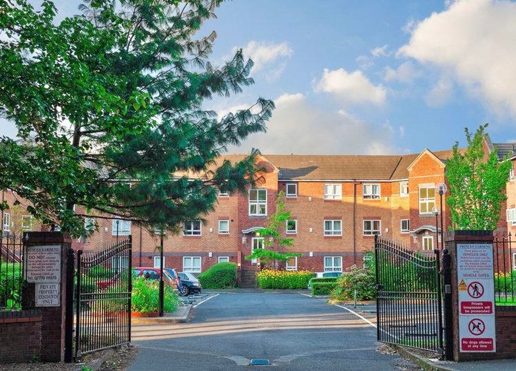 Property photo 2 of 15