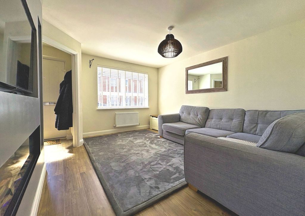 Property photo 2 of 19