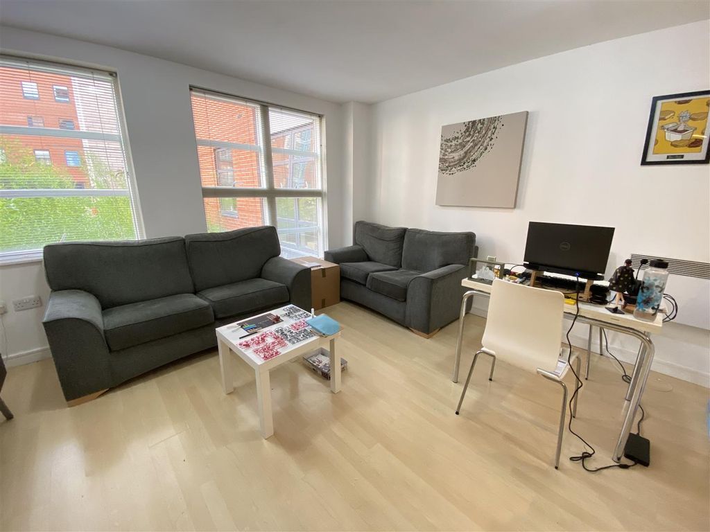Property photo 2 of 9