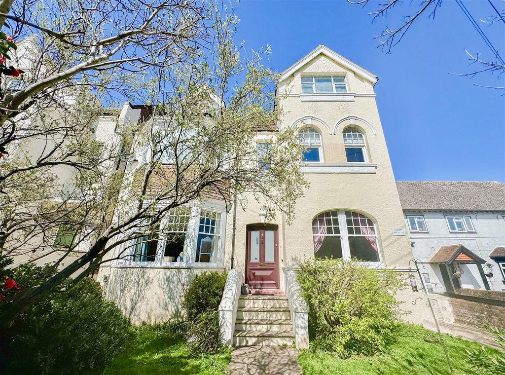 Property photo 1 of 28