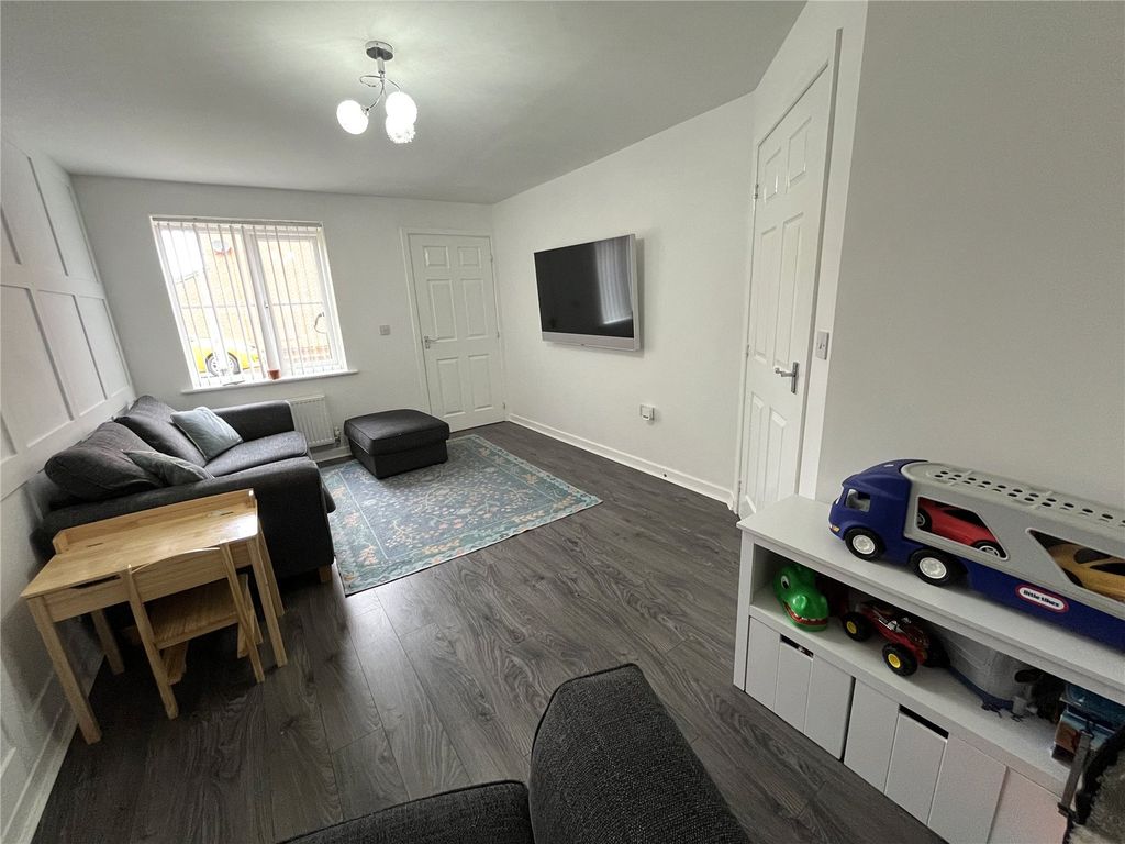 Property photo 3 of 28 Picture No. 30