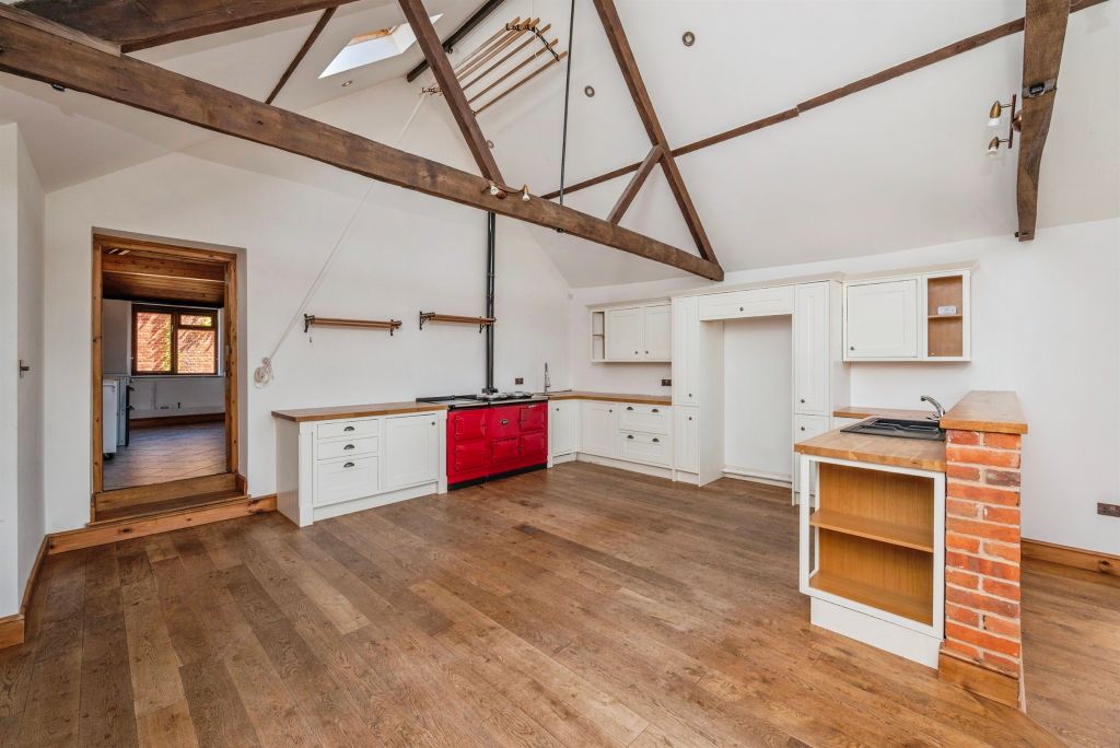 Property photo 3 of 18 Image