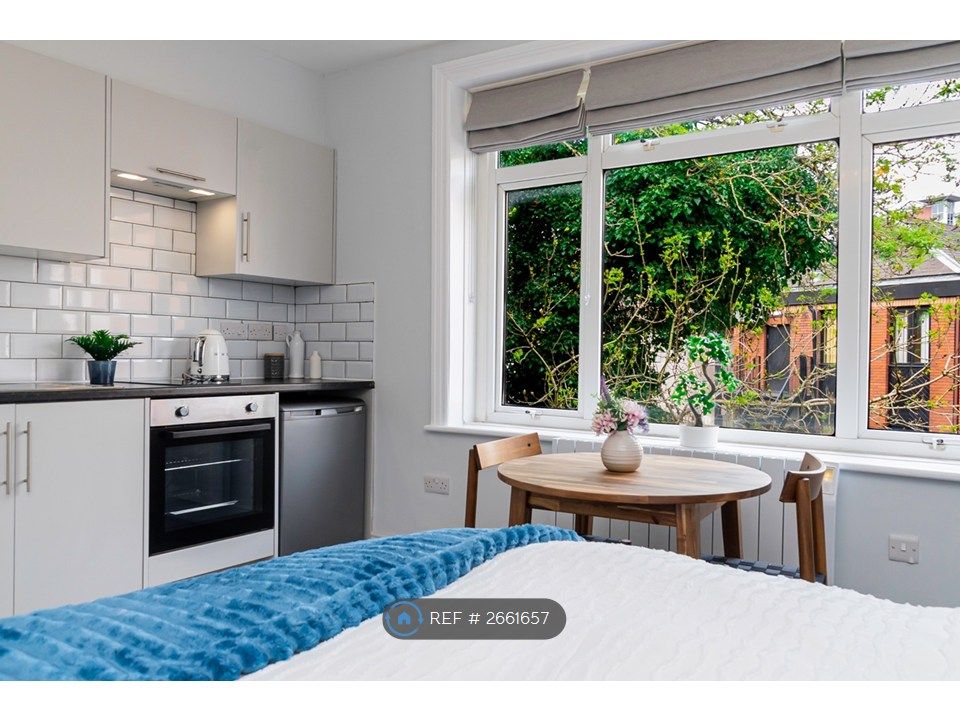Property photo 3 of 5 Kitchenette And Dining Area