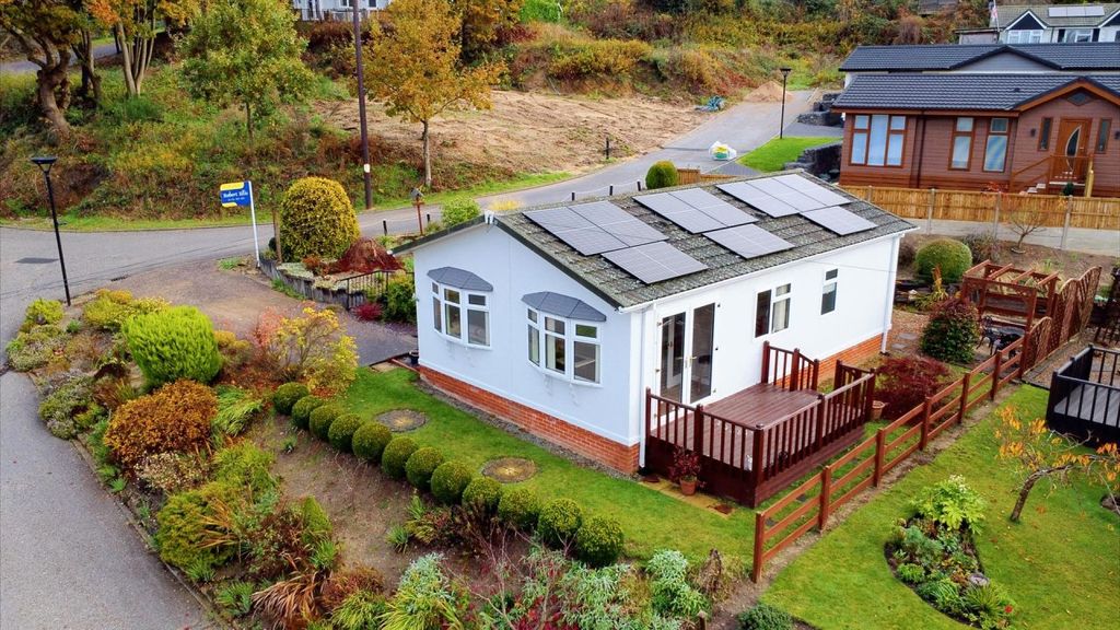 Property photo 2 of 9