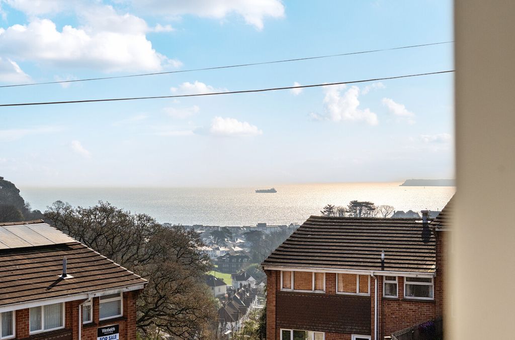 Property photo 2 of 25 1433754-12-69Bd27...