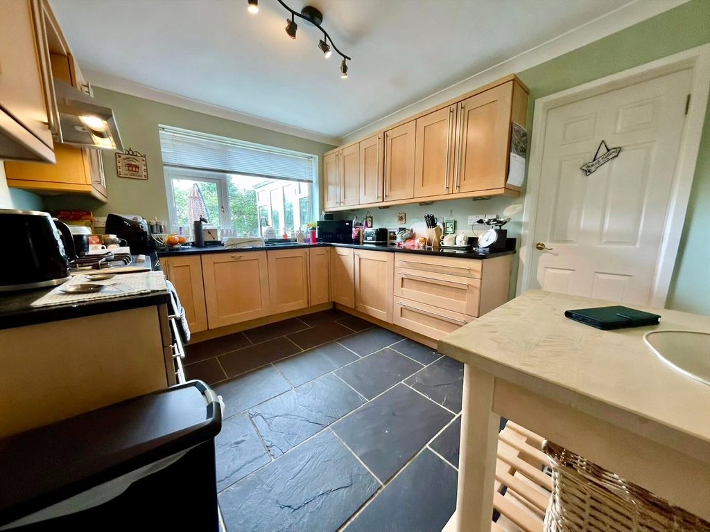 Property photo 3 of 15 Picture No. 14