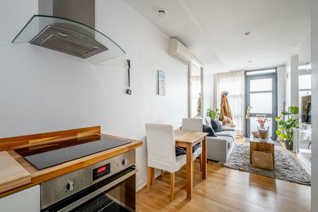 Property photo 2 of 10 Reception