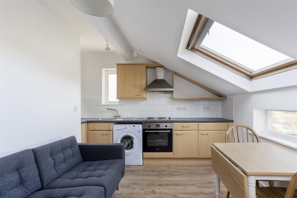 Property photo 2 of 10 4_Union_Court_3.Jpg