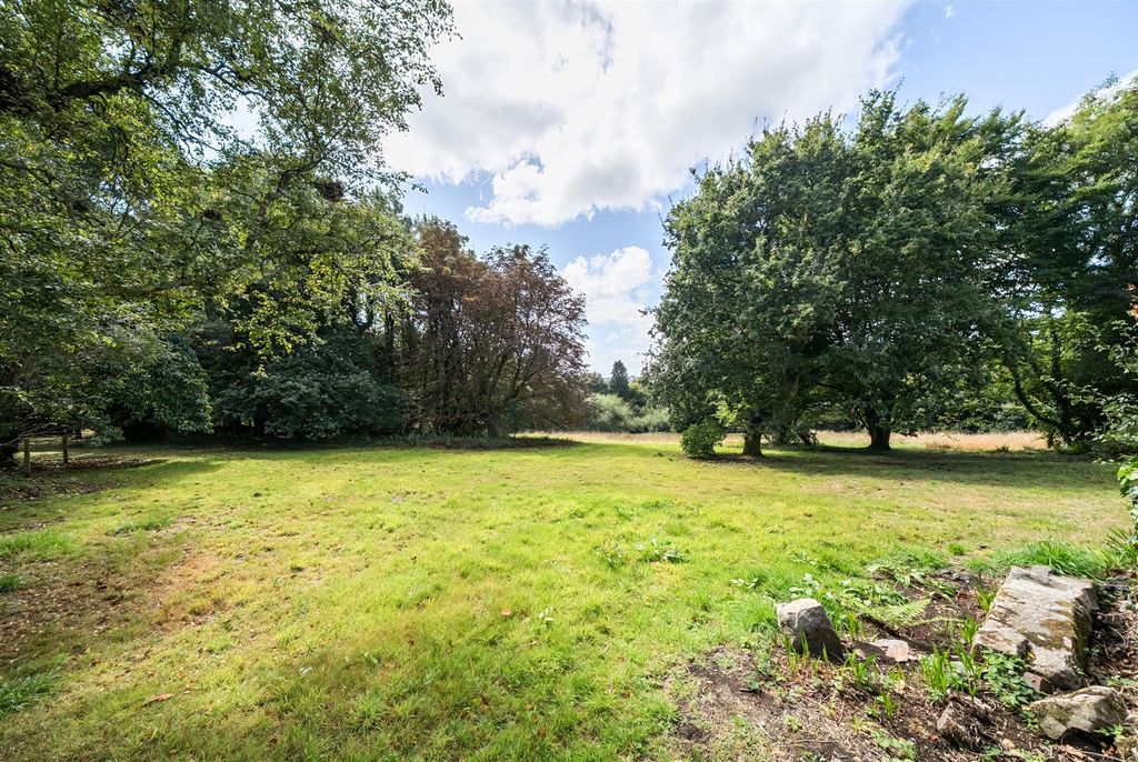 Property photo 2 of 26 Gardens And Grounds