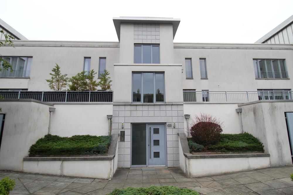 Property photo 1 of 9 External Front