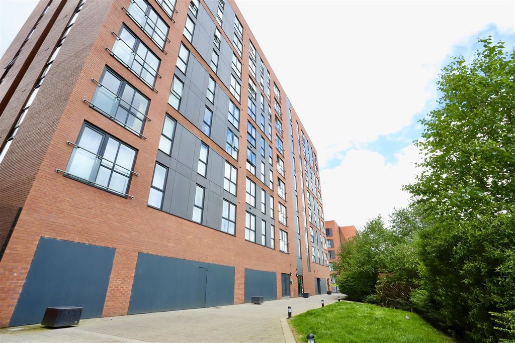 Property photo 2 of 13