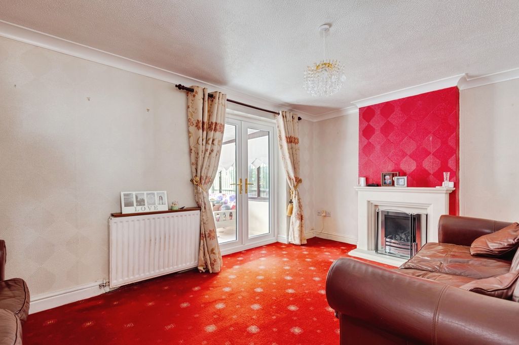 Property photo 2 of 17 Photo