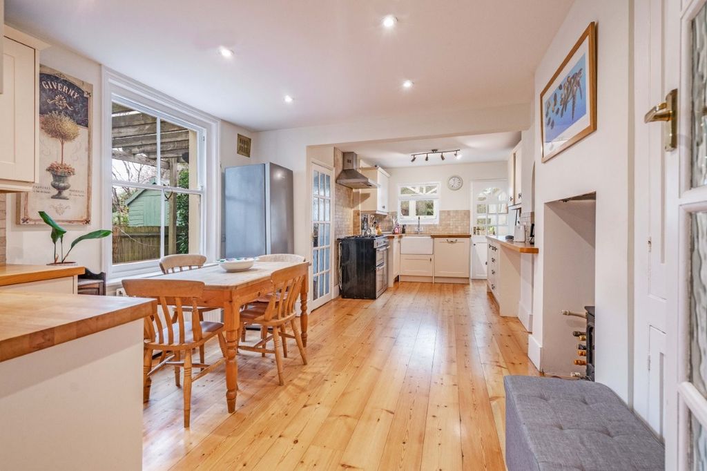 Property photo 2 of 21 Kitchen/Breakfast Room