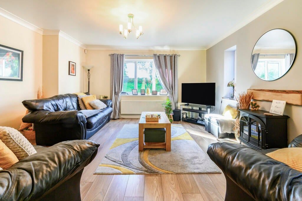 Property photo 3 of 21