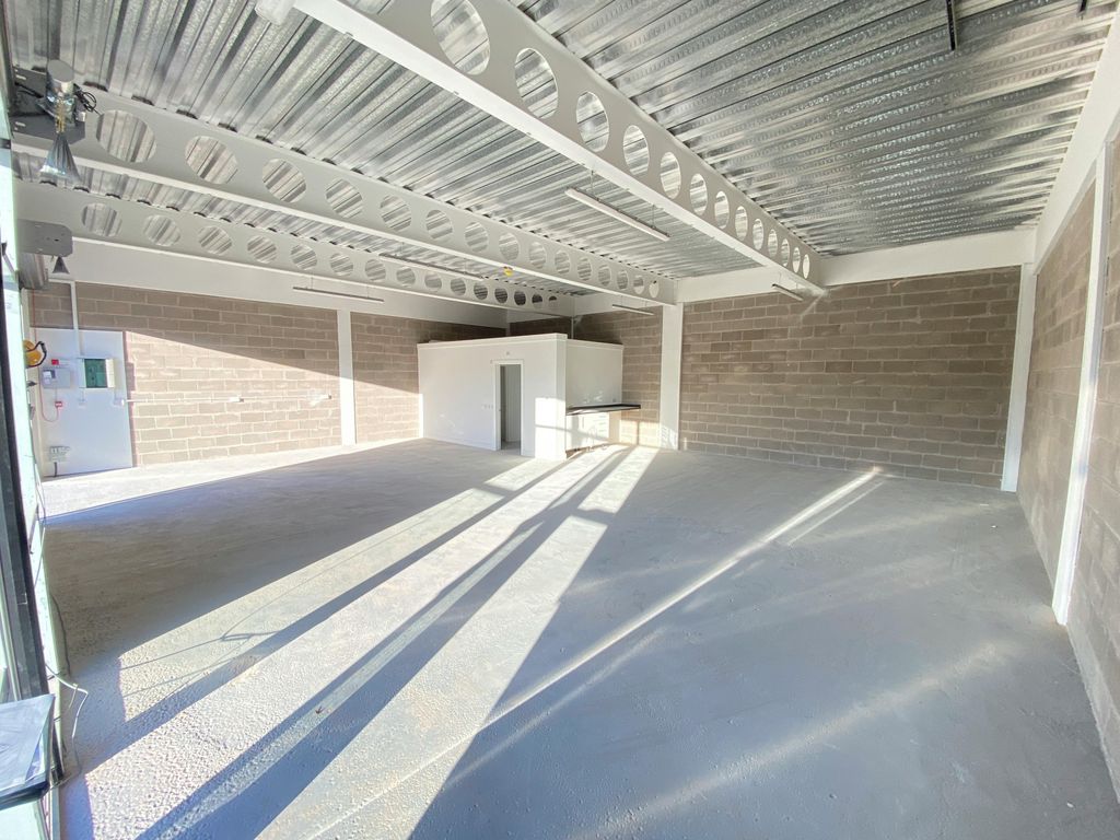 Property photo 2 of 3 Unit 8 001.Jpg