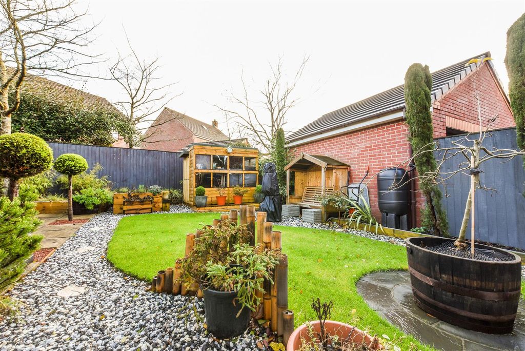 Property photo 2 of 28 Garden