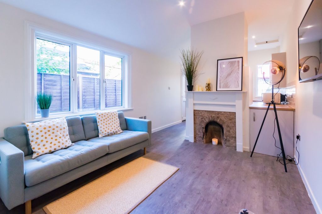 Property photo 3 of 22