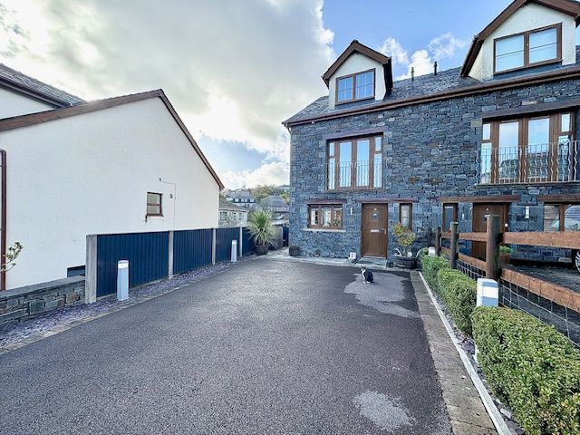 Property photo 1 of 31
