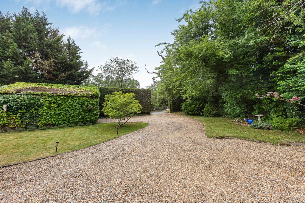 Property photo 3 of 25